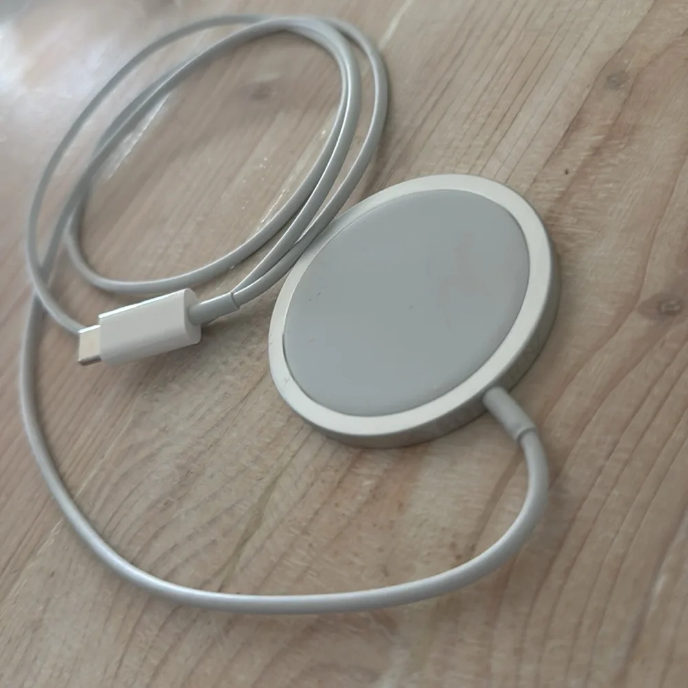Apple White USB-C Wireless Charger